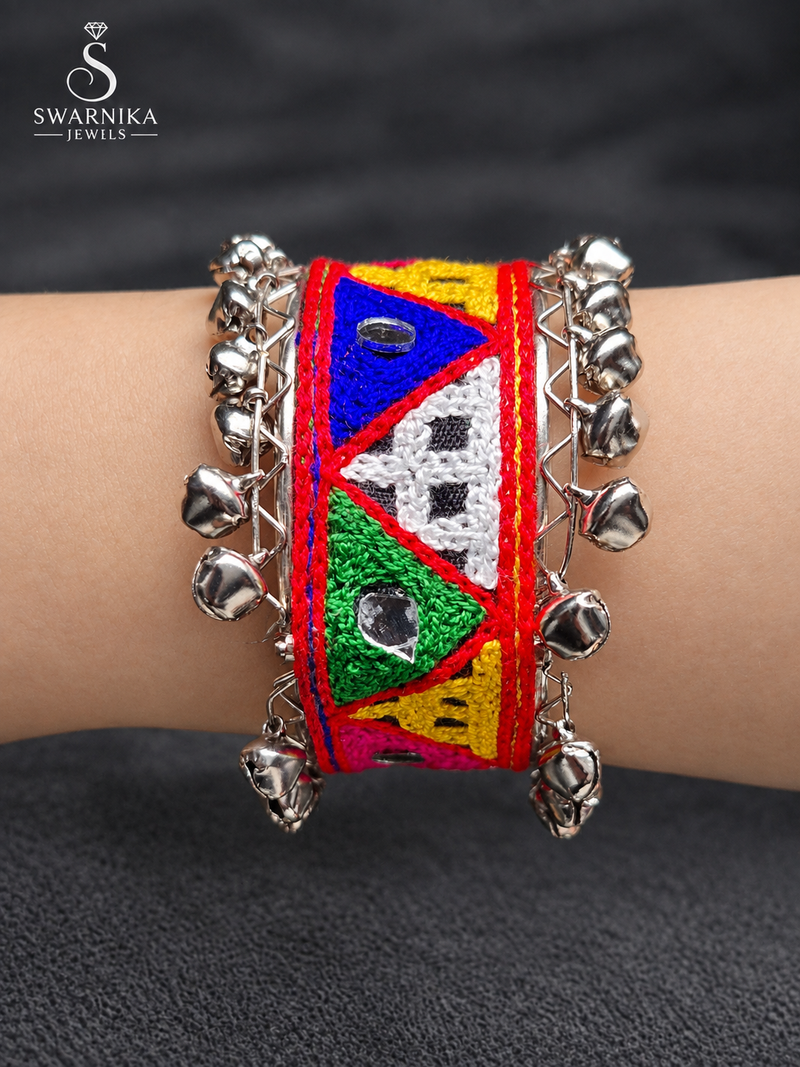 Antique Frame Colour Thread Festive Kada