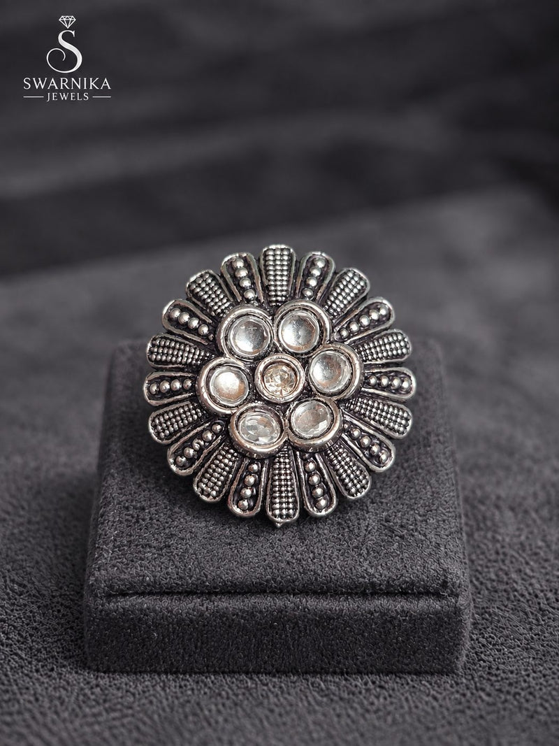 Bloom Centre Oxidised Finger Ring