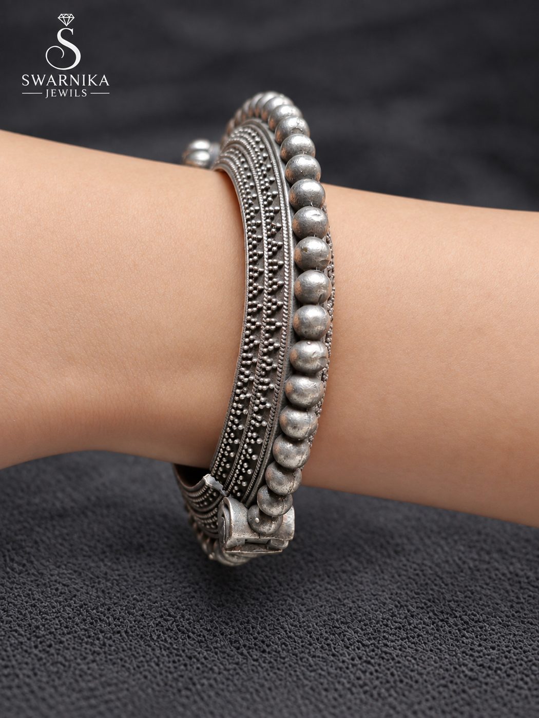 Central Bead Spine Oxidised Granulation Kada view 3