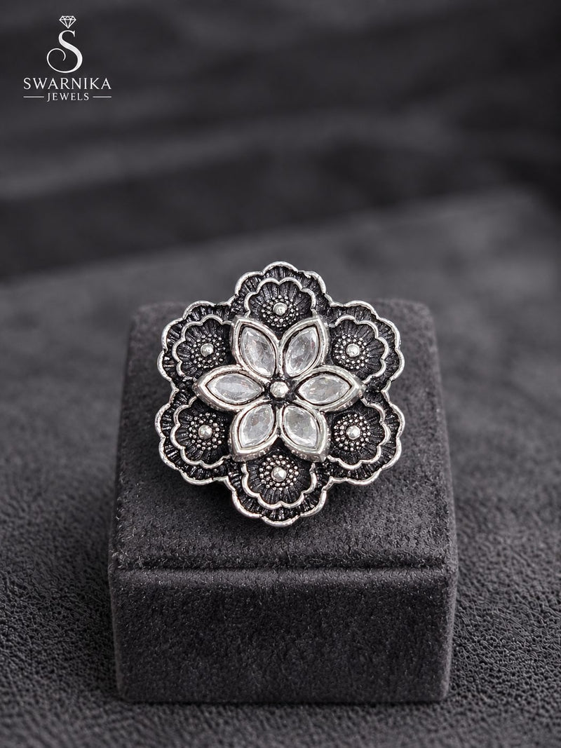 Circle Frame Antique Cocktail Ring