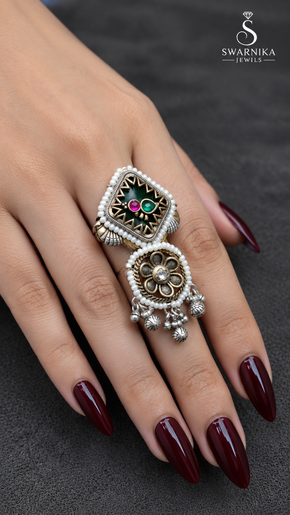 Green Paisley Pearl Dual Medallion Ring view 3