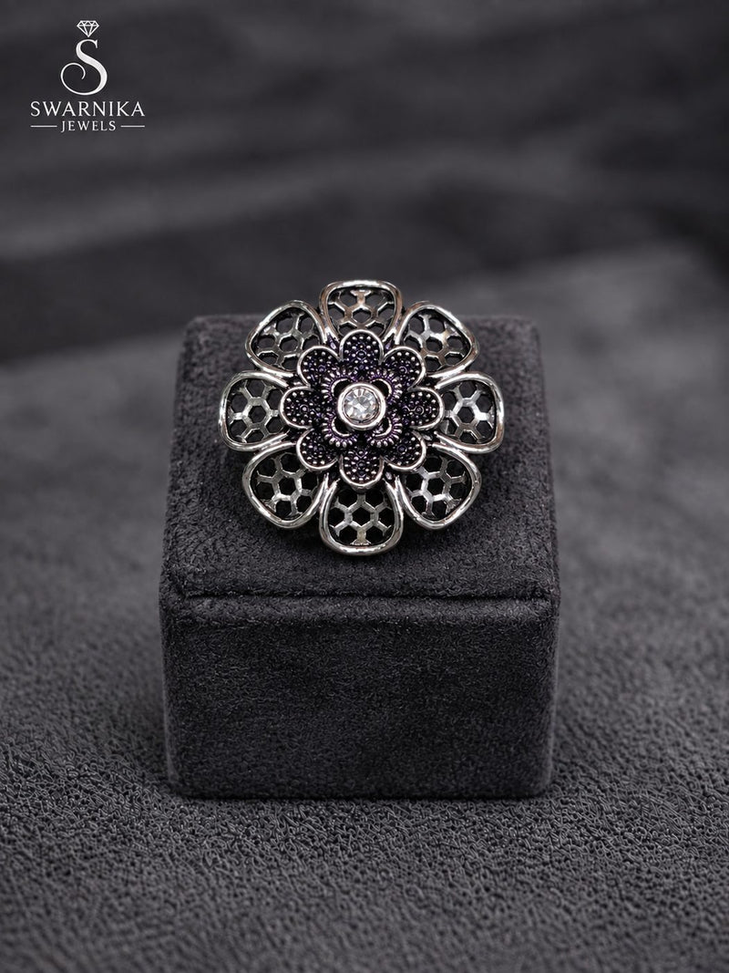 Leaf Frame Antique Silver Ring