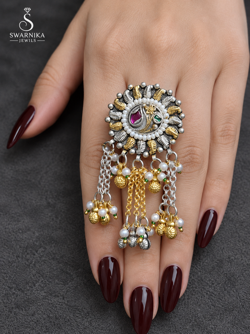 Magenta Feather Dual-Tone Pearl Ring
