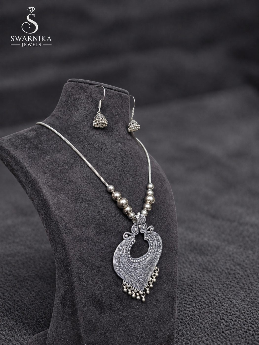 Oxidised Spade Pendant Necklace Set view 2