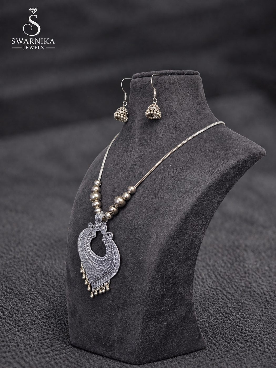 Oxidised Spade Pendant Necklace Set view 3